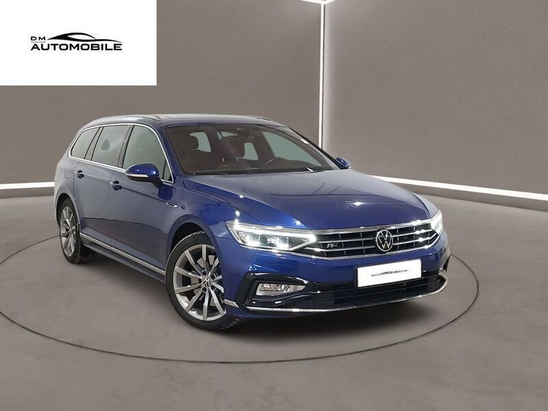 Blau Gebraucht 2021 VW Passat Elegance Kombi | 31.999 € - Bild 1/4