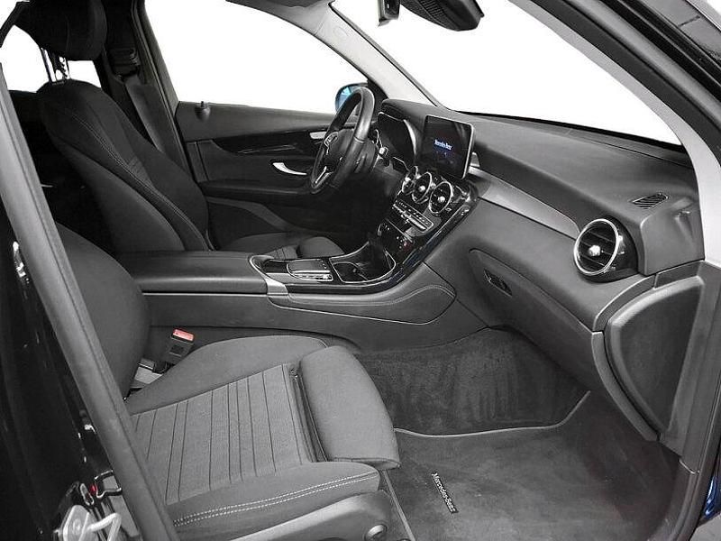 Gebraucht Mercedes GLC220 194 PS (142 kW) 2020 Unilack schwarz uni SUV