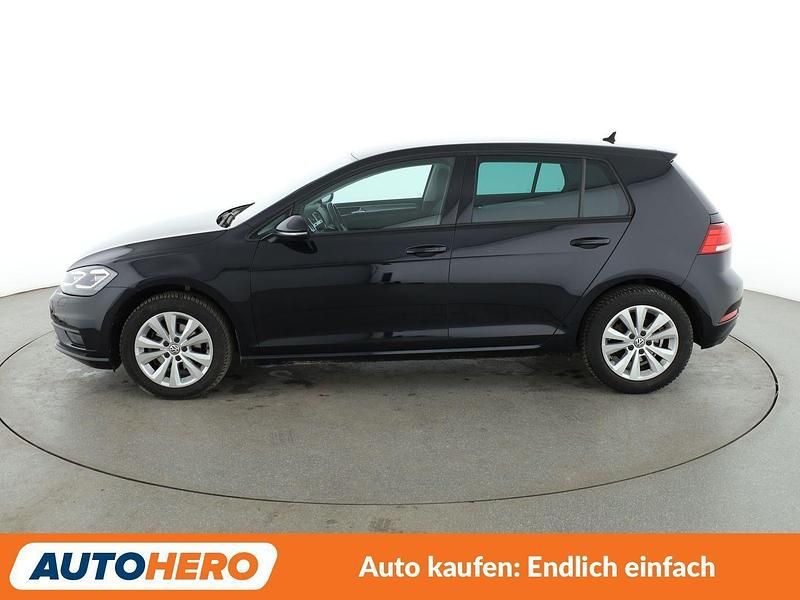 Gebraucht VW Golf VII Trendline 110 PS (80 kW) 2018 Schwarz Limousine