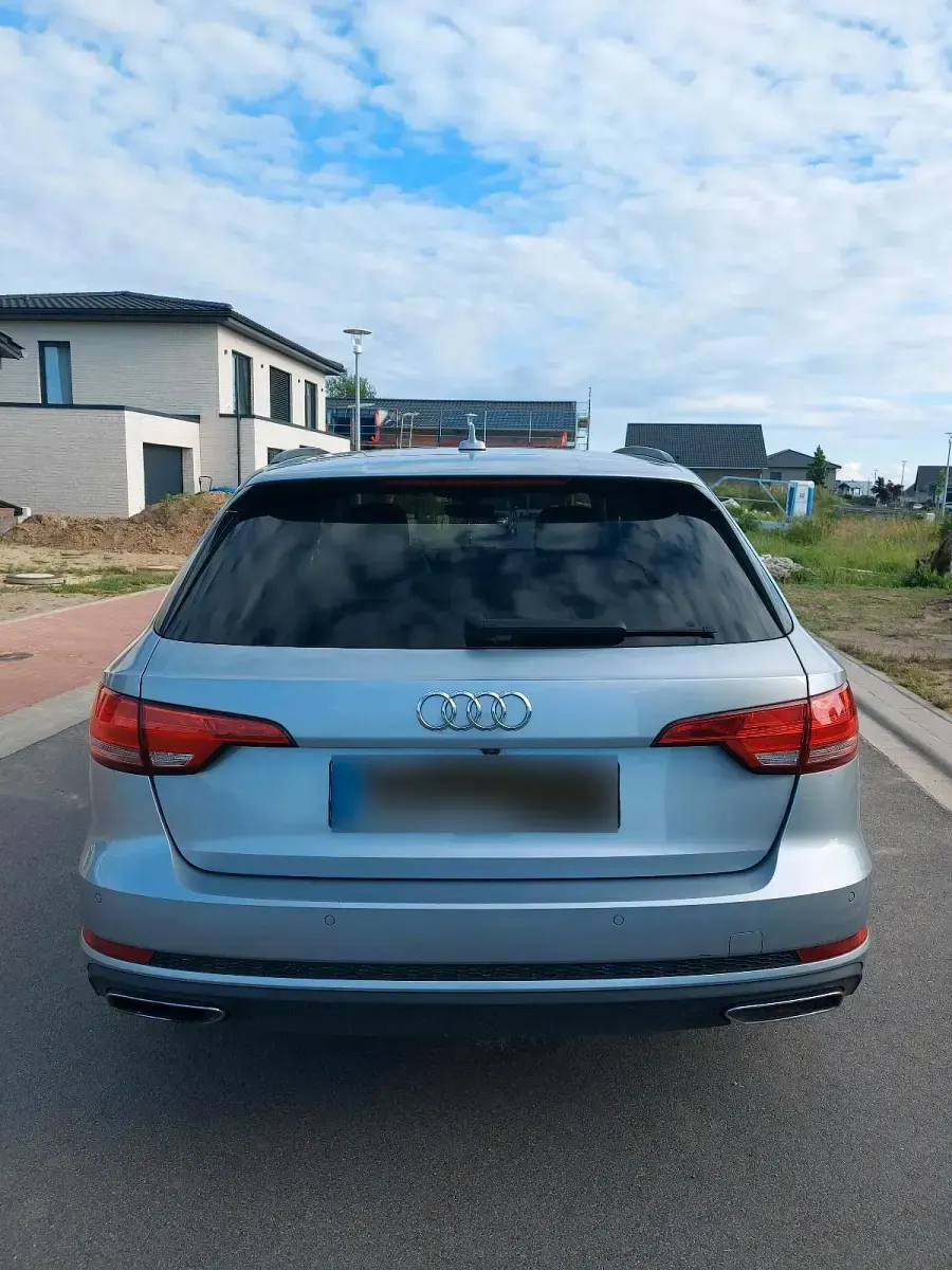 Gebraucht Audi A4 Comfort 150 PS (110 kW) 2019 Silber Kombi
