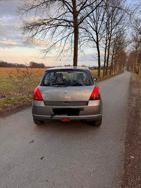 Gebraucht Suzuki Swift 75 PS (55 kW) 2007 Silber Kleinwagen