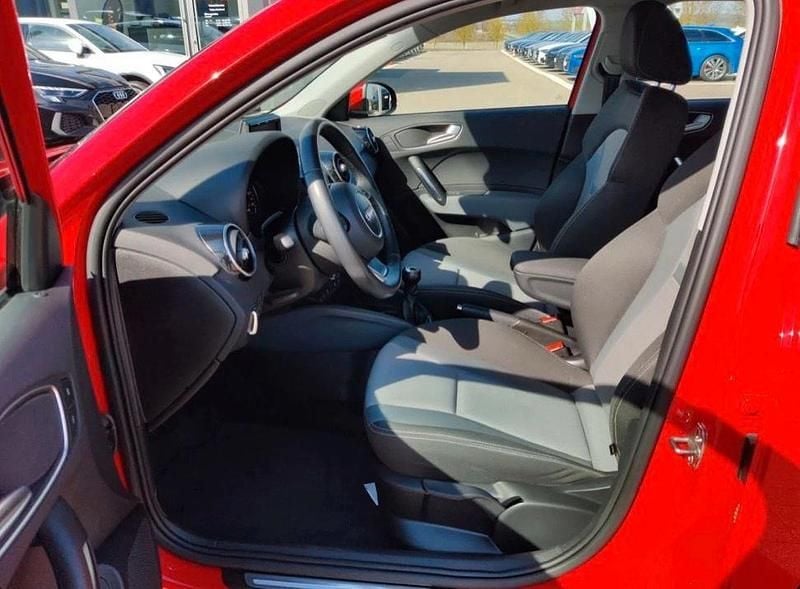 Second-hand Audi A1 125 CP (91 kW) 2015 Roșu Hatchback