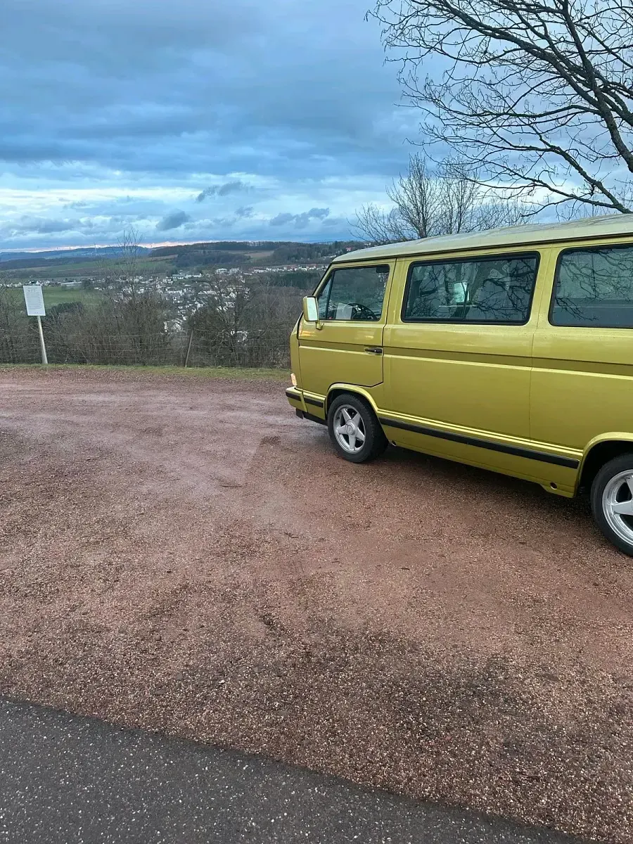 Używany VW Multivan 95 KM (69 kW) 1989 Zielony Minivan