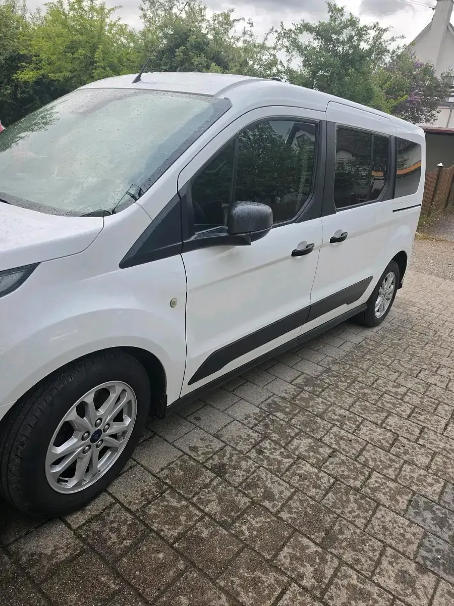 Gebraucht Ford Transit 120 PS (88 kW) 2018 Weiß Kombi