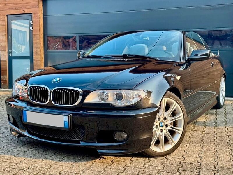 Black sapphire metallic (metallic) Gebraucht 2004 BMW 330 Cabriolet Shadowline Cabrio | 21.990 € - Bild 1/4
