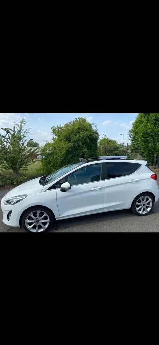 Gebraucht Ford Fiesta Titanium 101 PS (74 kW) 2017 Weiß Kleinwagen