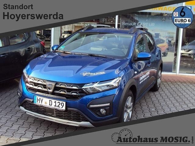 Blau schwarz Gebraucht 2023 Dacia Sandero Stepway Kleinwagen | 15.500 € (Guter Preis) - Bild 1/3