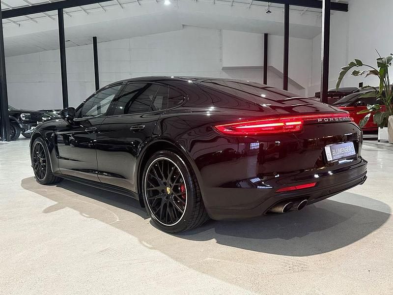 Gebraucht Porsche Panamera Turbo 549 PS (403 kW) 2017 Tiefschwarz Limousine