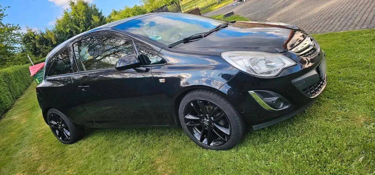 Usado Opel Corsa 101 HP (74 kW) 2011 Preto Citadino