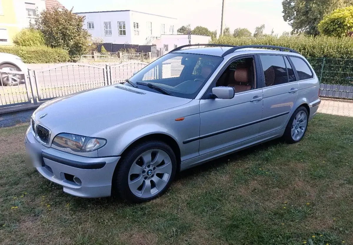 Gebraucht BMW 330 184 PS (135 kW) 2001 Silber Kombi