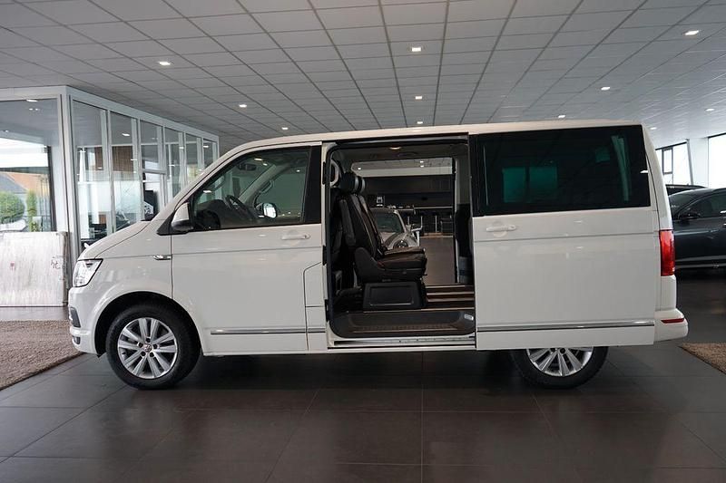 Second-hand VW Multivan Generation Six 204 CP (150 kW) 2016 Alb Monovolum