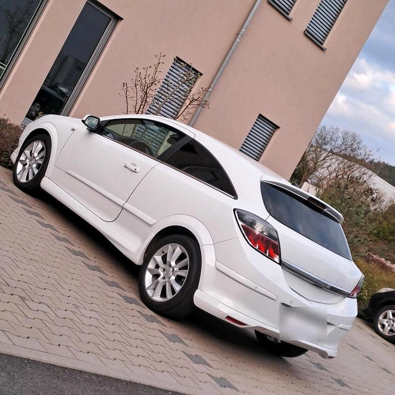 Gebraucht Opel Astra GTC 116 PS (85 kW) 2009 Weiß Coupé