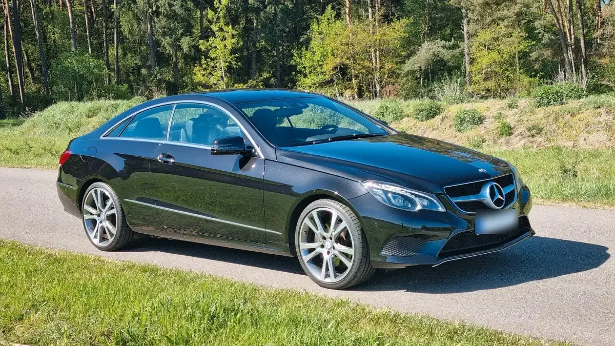Gebraucht Mercedes E200 184 PS (135 kW) 2014 Schwarz Coupé