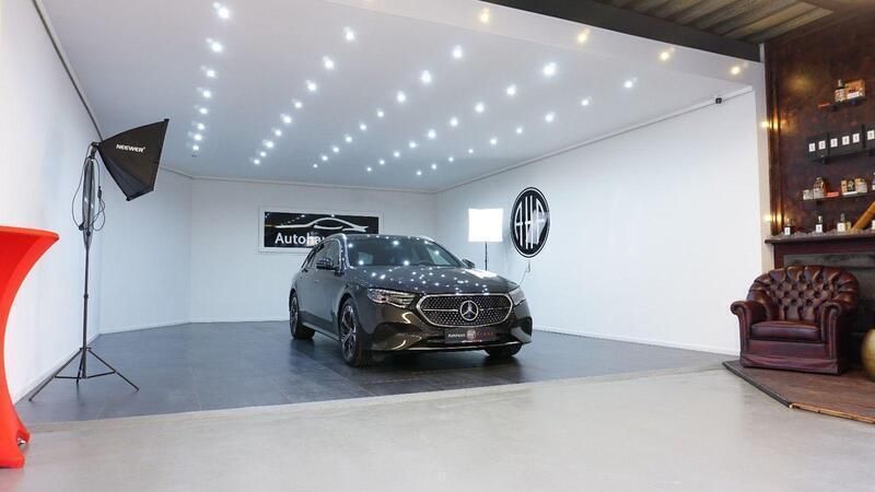 Grün Gebraucht 2024 Mercedes E200 Advanced Plus Kombi | 49.997 € - Bild 1/3