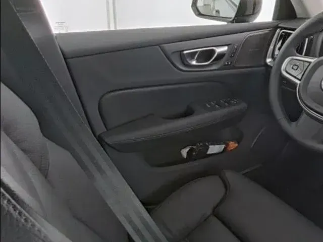 Gebraucht Volvo V60 Plus 197 PS (144 kW) 2026 Grau Kombi