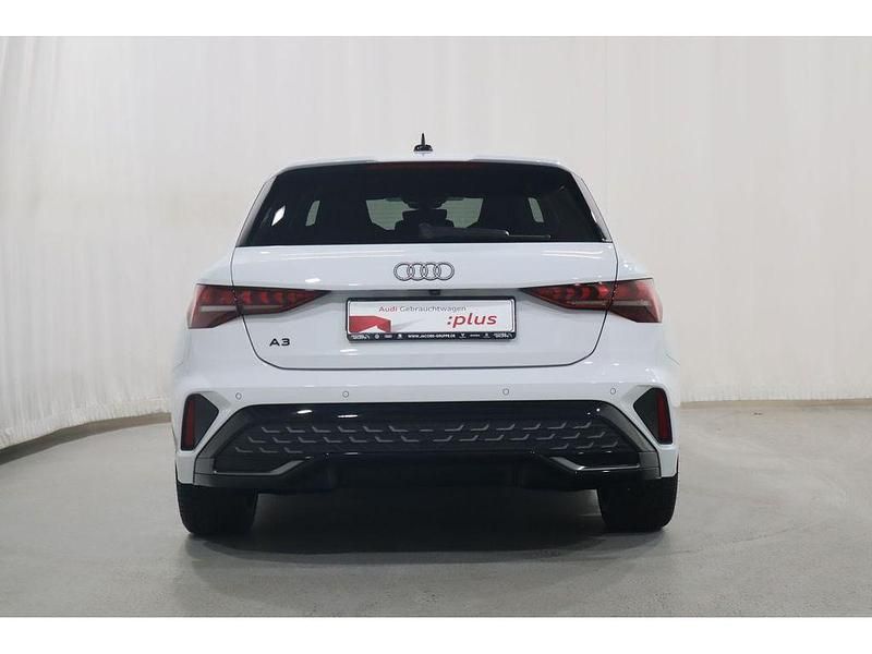 Gebraucht Audi A3 S-Line 150 PS (110 kW) 2025 Gletscherweiß metallic Limousine