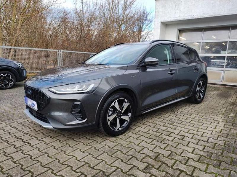 Grau Gebraucht 2023 Ford Focus Active X Limousine | 22.980 € (Fairer Preis) - Bild 1/4