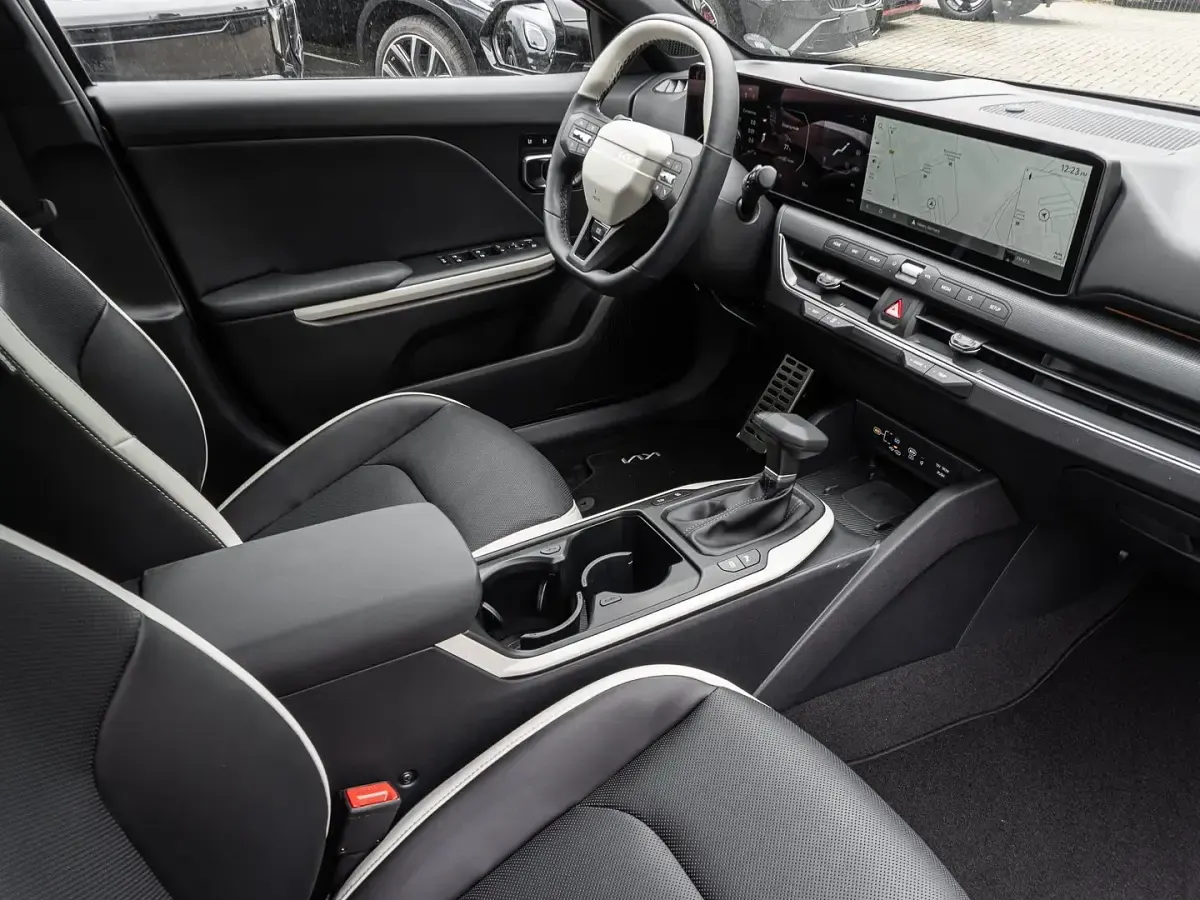 Neu Kia K4 GT-Line 150 PS (110 kW) 2026 Grau Kombi