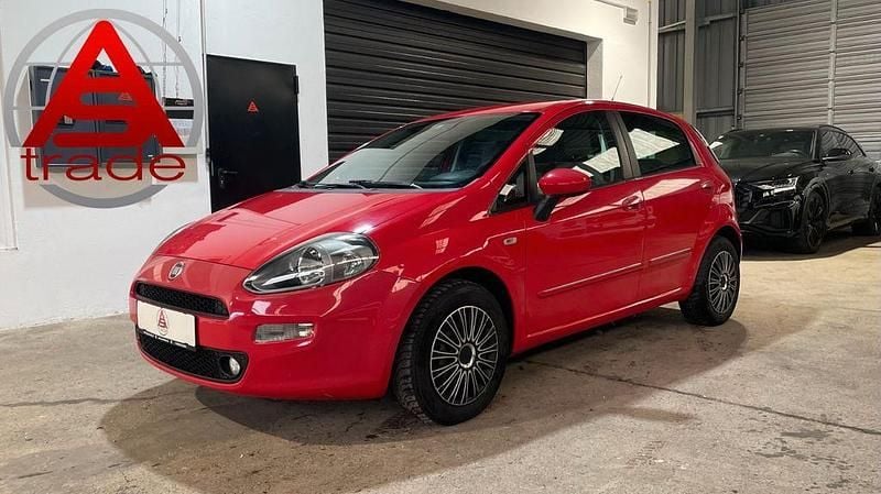 Gebraucht Fiat Punto Pop 75 PS (55 kW) 2013 Rot Kleinwagen