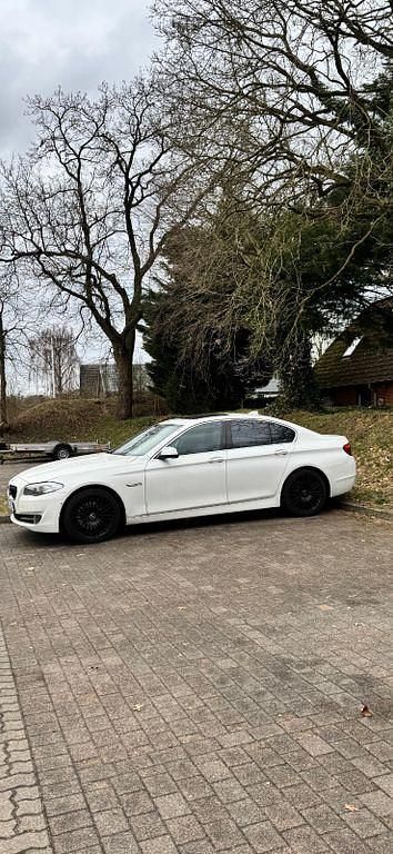 Weiß Gebraucht 2010 BMW 525 M Sport Limousine | 14.999 € (Teuer) - Bild 1/2