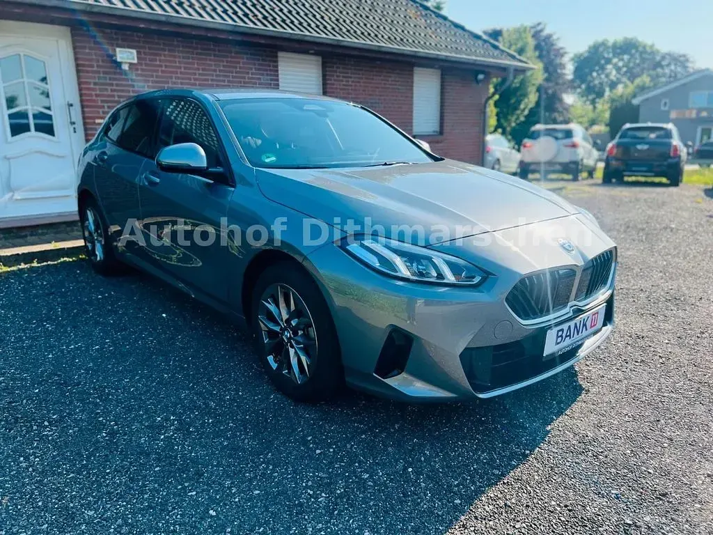 Gebraucht BMW 120 Sport Line 170 PS (125 kW) 2025 Skyscraper grau Kleinwagen