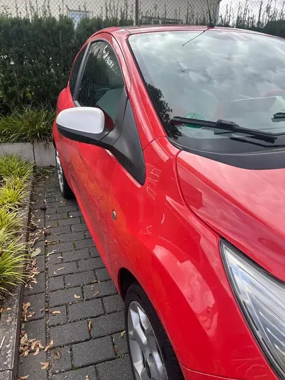 Gebraucht Ford Ka Titanium 69 PS (50 kW) 2010 Rot Kleinwagen