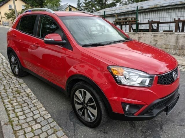 Gebraucht SsangYong Korando Sapphire 175 PS (128 kW) 2015 Rot SUV