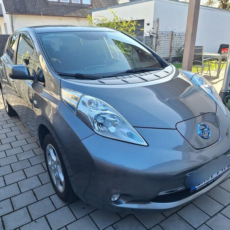 Gebraucht Nissan Leaf Acenta 80 kW (109 PS) 2017 Grau Kleinwagen