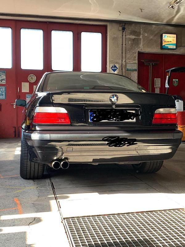 Second-hand BMW 328 193 CP (141 kW) 1995 Negru Coupe