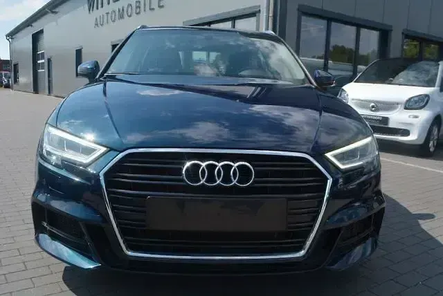 Gebraucht Audi A3 Sport 116 PS (85 kW) 2018 Blau Limousine