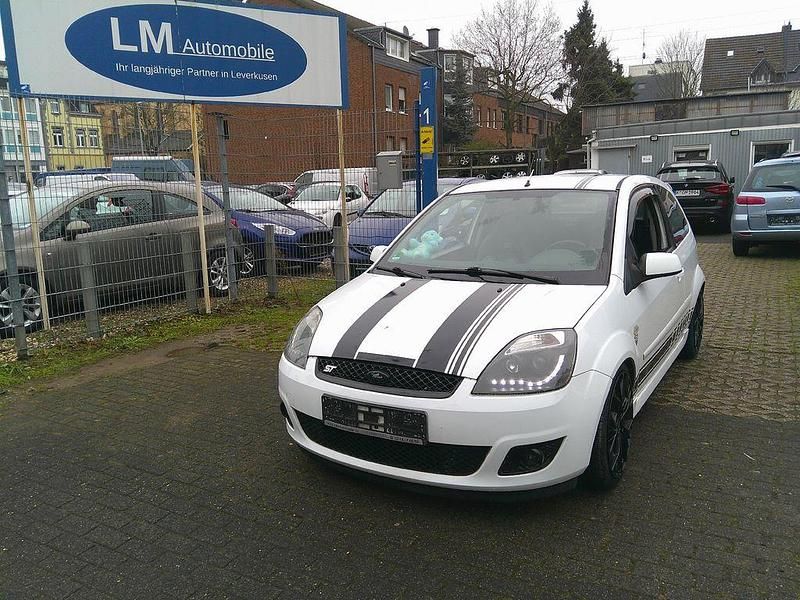 Gebraucht Ford Fiesta ST 80 PS (58 kW) 2008 Weiß Kleinwagen