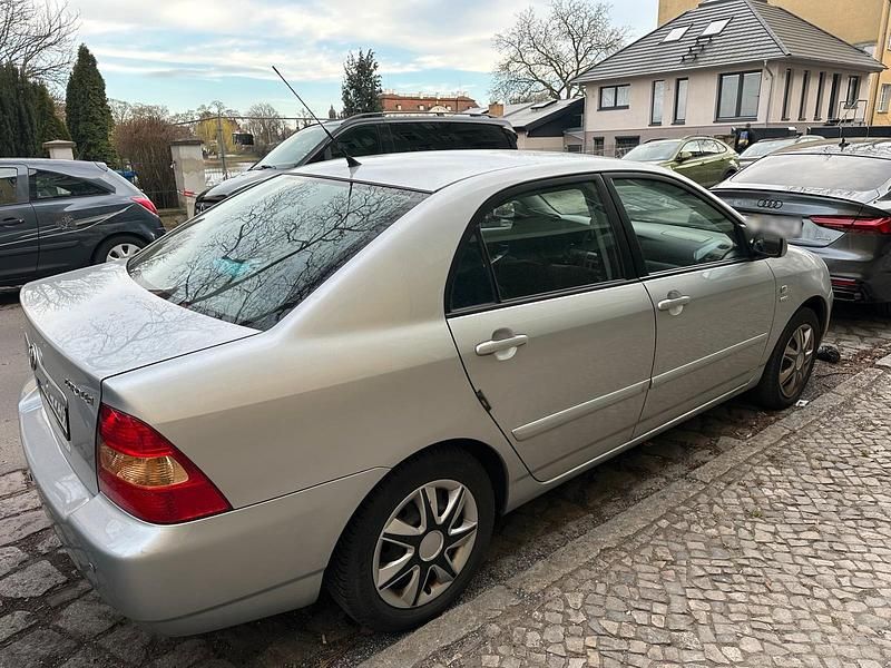 Gebraucht Toyota Corolla 110 PS (80 kW) 2004 Silber Limousine