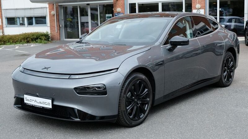 Grau Gebraucht 2021 XPENG P7 Limousine | 36.771 € - Bild 1/4
