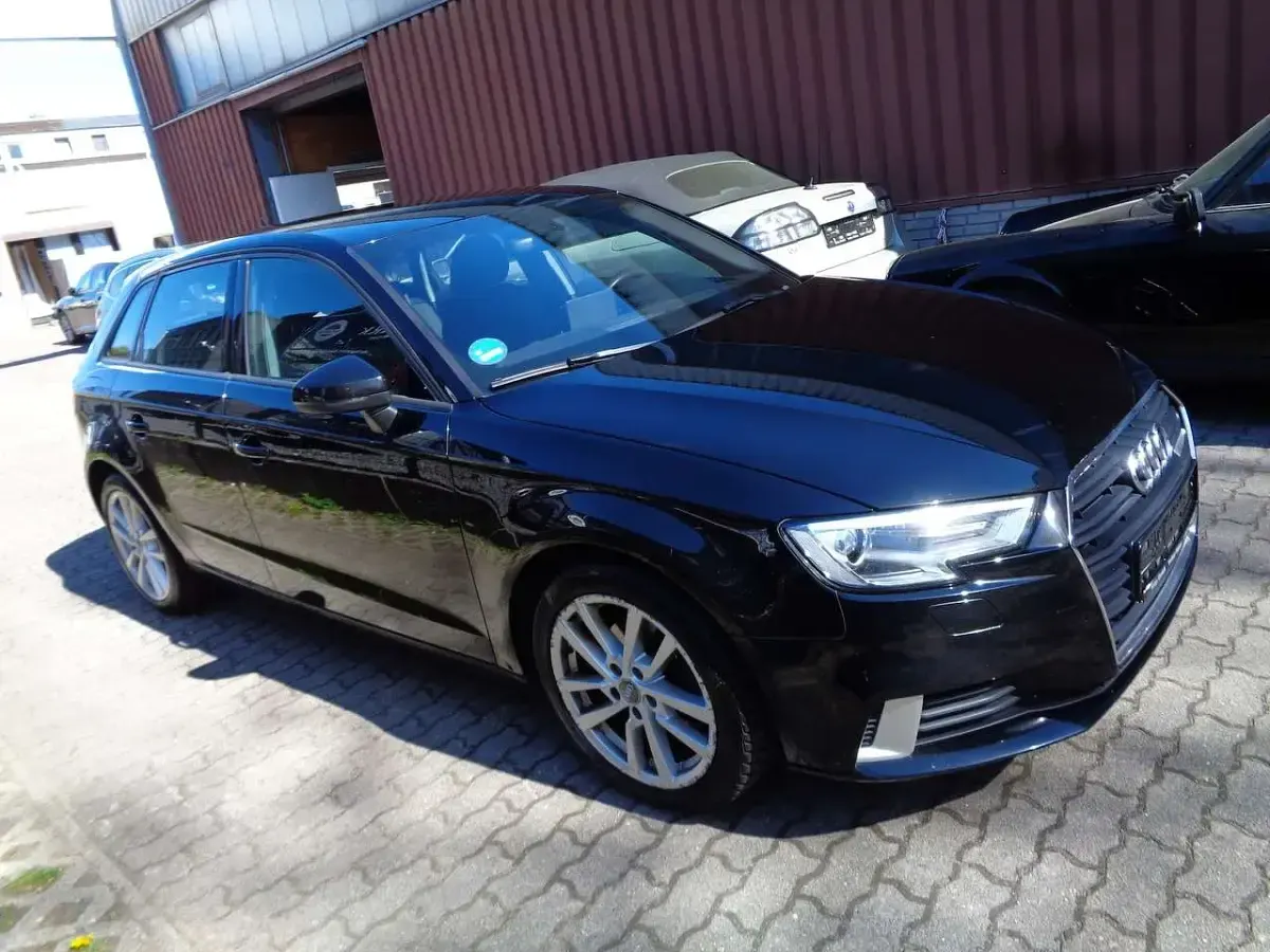 Gebraucht Audi A3 Performance 116 PS (85 kW) 2019 Schwarz Limousine