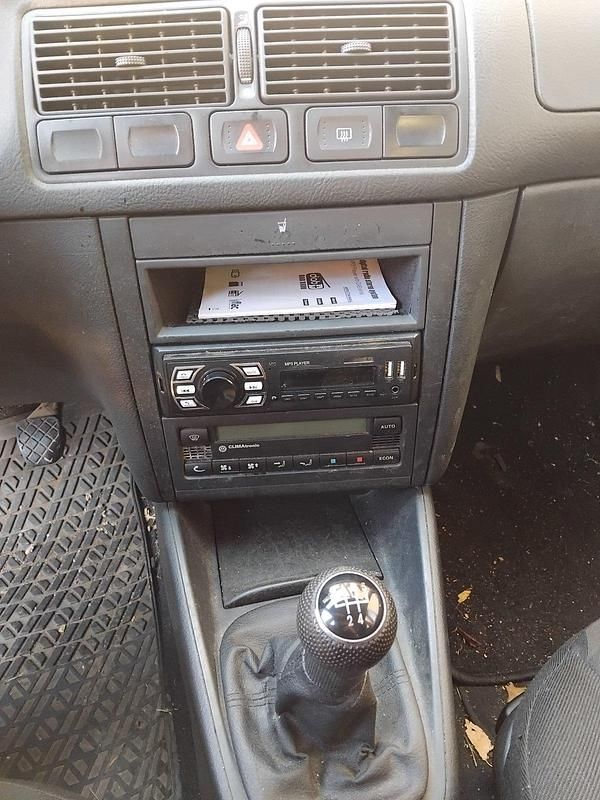 Gebraucht VW Golf IV 75 PS (55 kW) 1998 Silber Kleinwagen