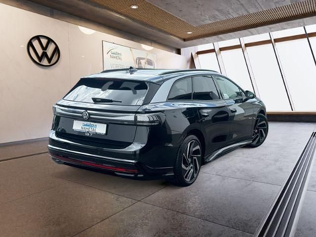 Gebraucht VW ID.7 Pro 210 kW (286 PS) 2024 Grenadillschwarz metallic Kombi