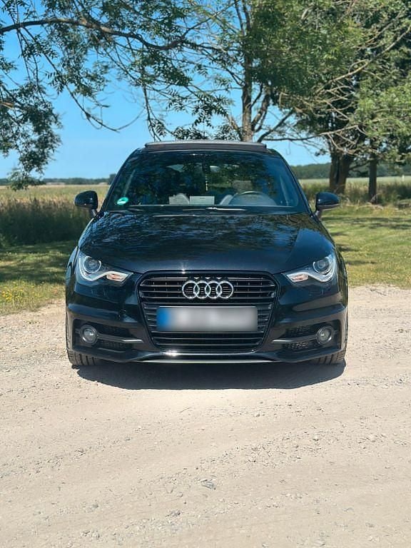Schwarz Gebraucht 2013 Audi A1 S-Line Kleinwagen | 13.850 € (Etwas zu teuer) - Bild 1/4
