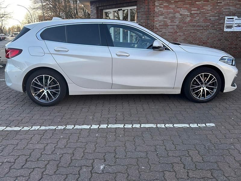 Gebraucht BMW 116 Luxury Line 109 PS (80 kW) 2021 Weiß Kleinwagen
