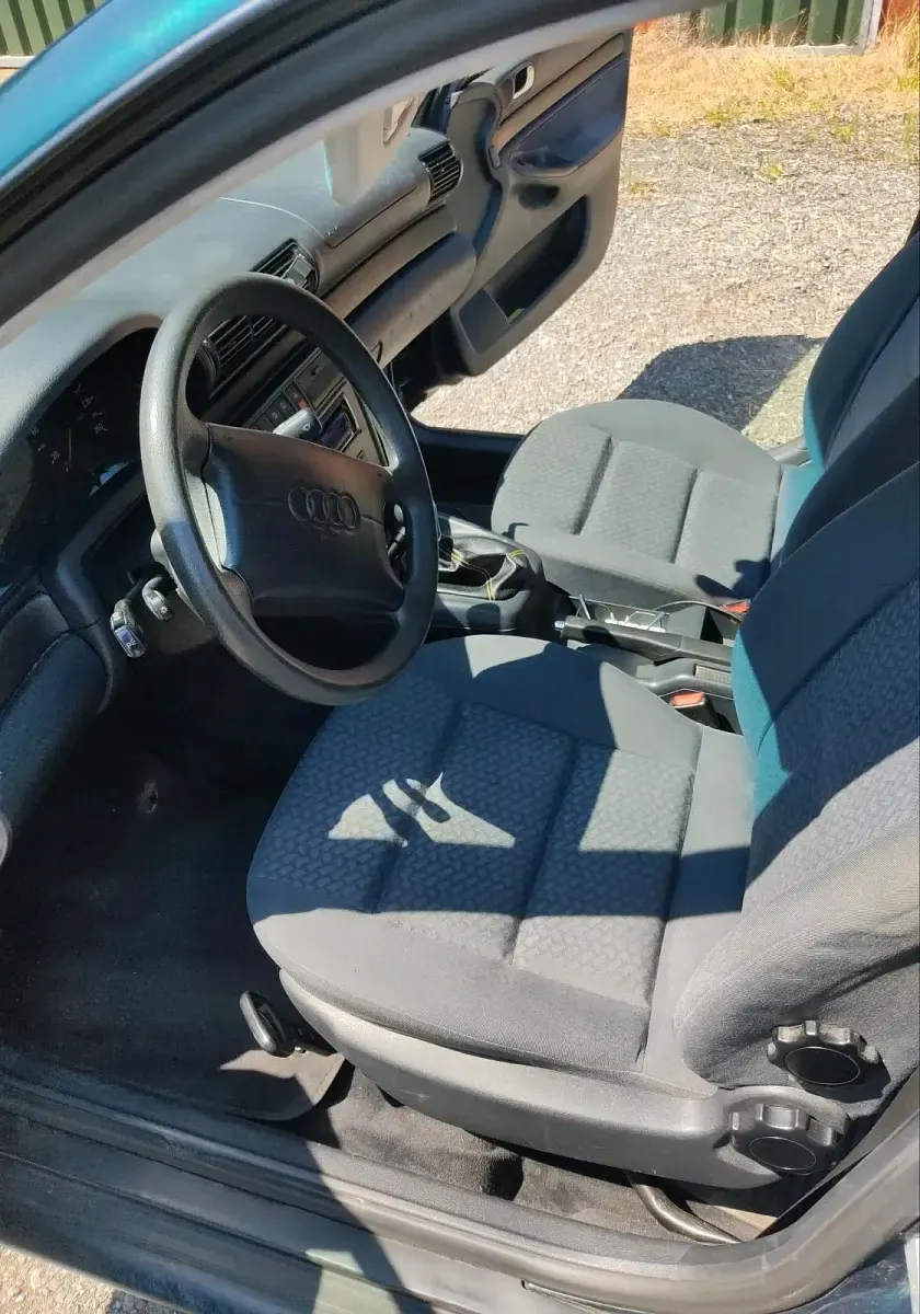 Gebraucht Audi A4 125 PS (91 kW) 1996 Grün Limousine