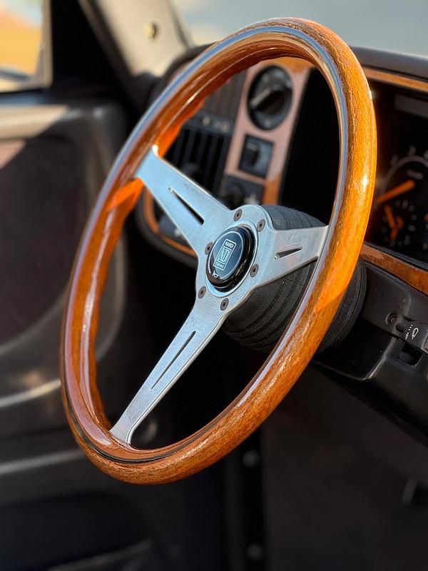 Second-hand Saab 900 140 CP (102 kW) 1992 Negru Coupe