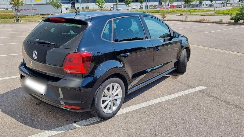 Schwarz Gebraucht 2015 VW Polo LOUNGE Kleinwagen | 6.950 € (Guter Preis) - Bild 1/4