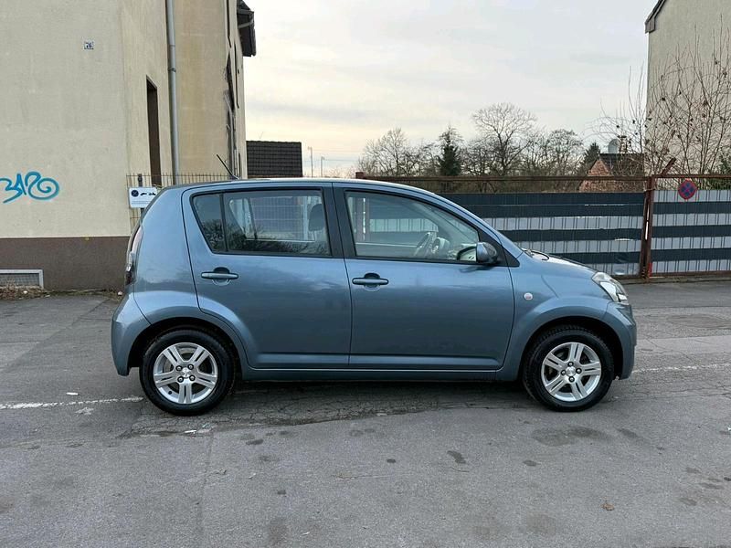 Gebraucht Daihatsu Sirion 91 PS (66 kW) 2007 Grau Kleinwagen