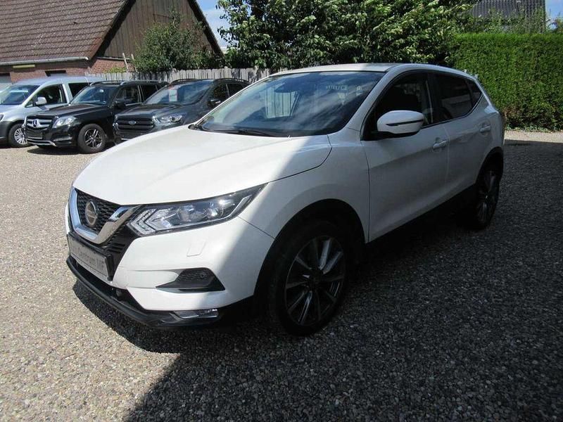 Weiß Gebraucht 2018 Nissan Qashqai SUV | 14.950 € (Fairer Preis) - Bild 1/4