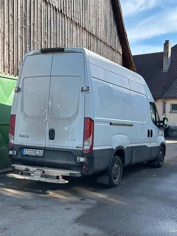 Weiß Gebraucht 2017 Iveco Daily Van / Kleinbus | 15.300 € - Bild 1/4