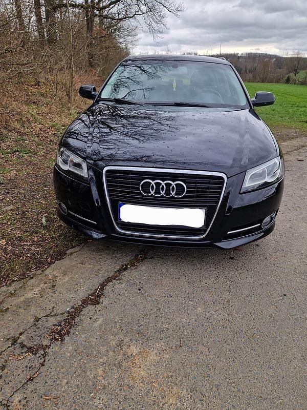 Gebraucht Audi A3 Attraction 105 PS (77 kW) 2013 Schwarz Kleinwagen