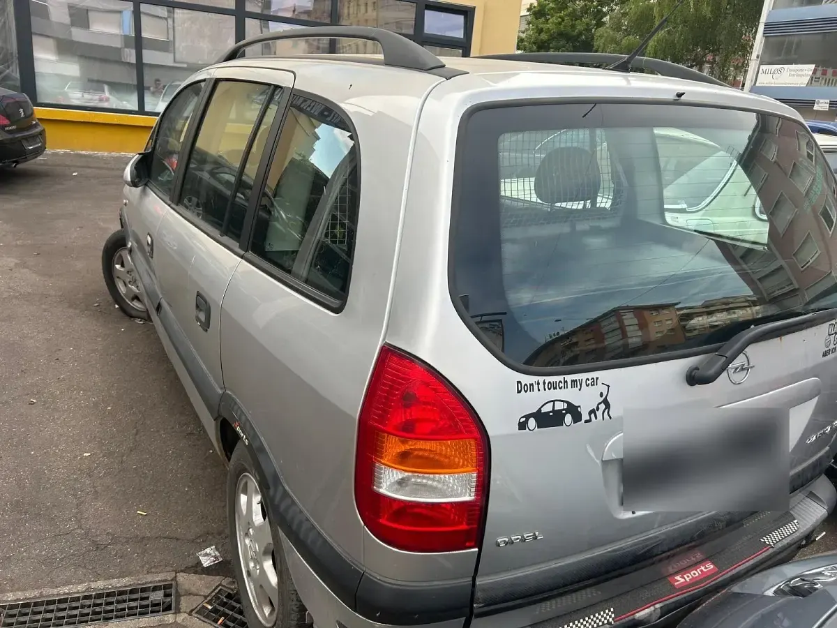 Gebraucht Opel Zafira 115 PS (84 kW) 2002 Silber Van / Kleinbus