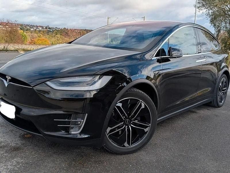 Second-hand Tesla Model X 413 kW (562 CP) 2018 Negru SUV