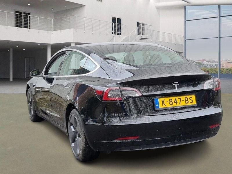 Second-hand Tesla Model 3 Standard Range 225 kW (306 CP) 2020 Negru Berlinǎ