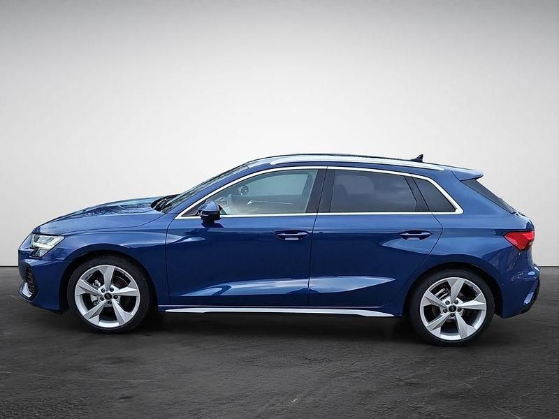 Gebraucht Audi A3 S-Line 116 PS (85 kW) 2025 Gletscherweiß metallic Limousine