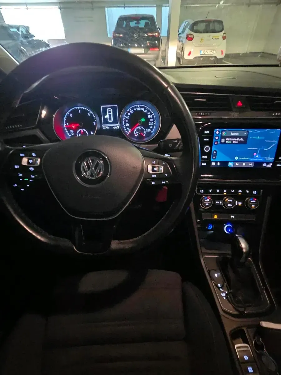 Gebraucht VW Touran 150 PS (110 kW) 2020 Schwarz Van / Kleinbus